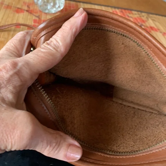 Vintage Coach Leather Carnival Crossbody 9925 - Picture 9 of 9